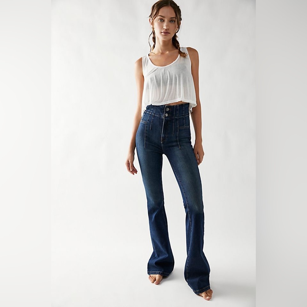 NWT FREE PEOPLE Jayde Flare Jeans in Tulsa Blue Size 27